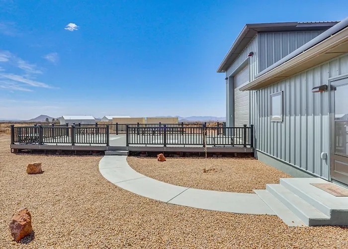 Stargazer's Delight: Mtn-view W/ Deck! * Pearce