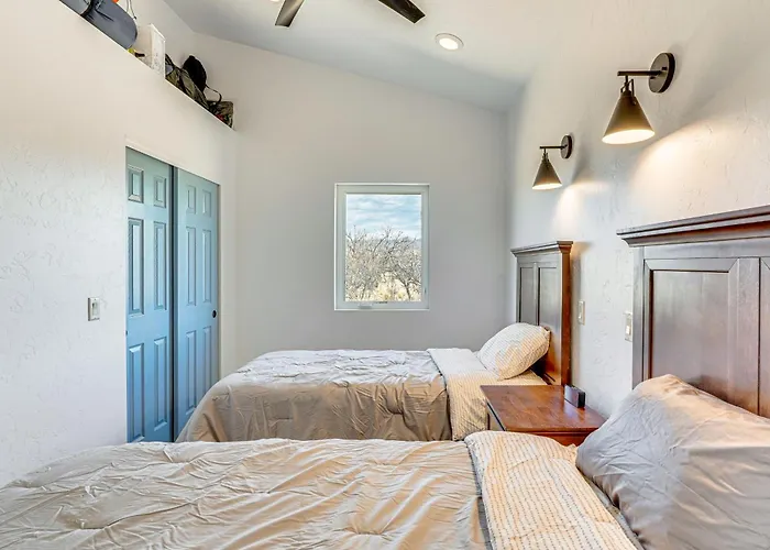 Stargazer's Delight: Mtn-view W/ Deck! Holiday home